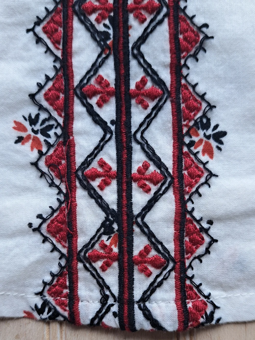 Old Navy Embroidered Boho Peasant Top 6-12M White Floral Cotton Festive